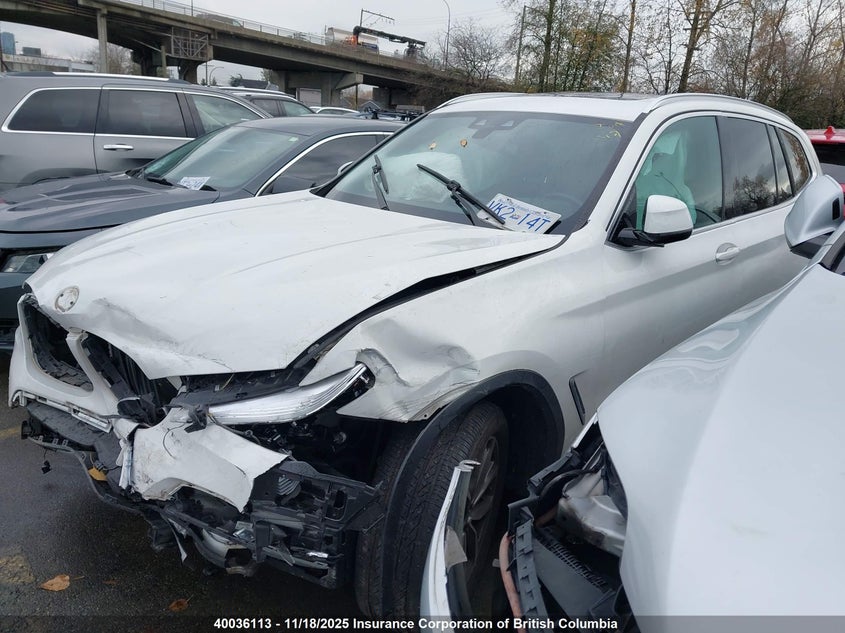 5UXTR9C52JLC74879 2018 BMW X3 photo no. 2