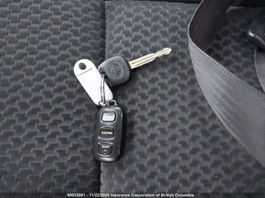 2005 Toyota Corolla Matrix Xr VIN: 2T1KR32EX5C850482 Lot: 40032801