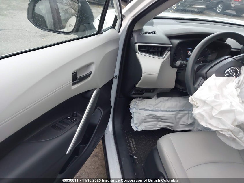 7MUAAABG0RV096522 2024 TOYOTA COROLLA CROSS photo no. 12
