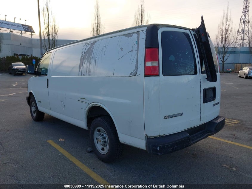 1GCGG25VX31202255 2003 CHEVROLET EXPRESS photo no. 3