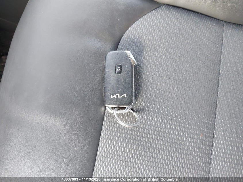 KNDCR3L12R5081303 2024 KIA NIRO photo no. 11