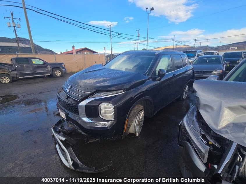JA4J4UA8XPZ616258 2023 MITSUBISHI OUTLANDER photo no. 2
