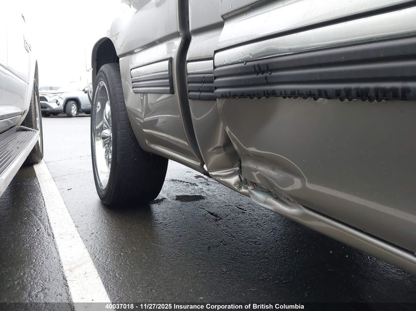 2000 Chevrolet Silverado C1500 VIN: 1GCEC14WXYZ289753 Lot: 40037018