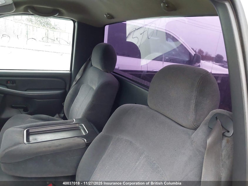 2000 Chevrolet Silverado C1500 VIN: 1GCEC14WXYZ289753 Lot: 40037018