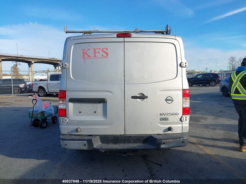1N6AF0KY9DN105499 2013 NISSAN NV photo no. 16