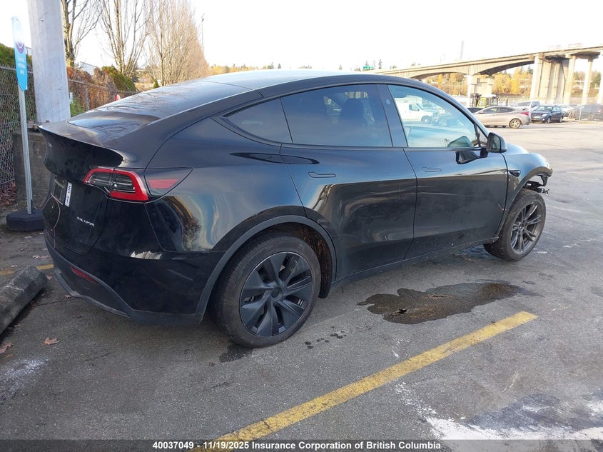 LRWYGDEE9RC661724 2024 TESLA MODEL Y photo no. 4
