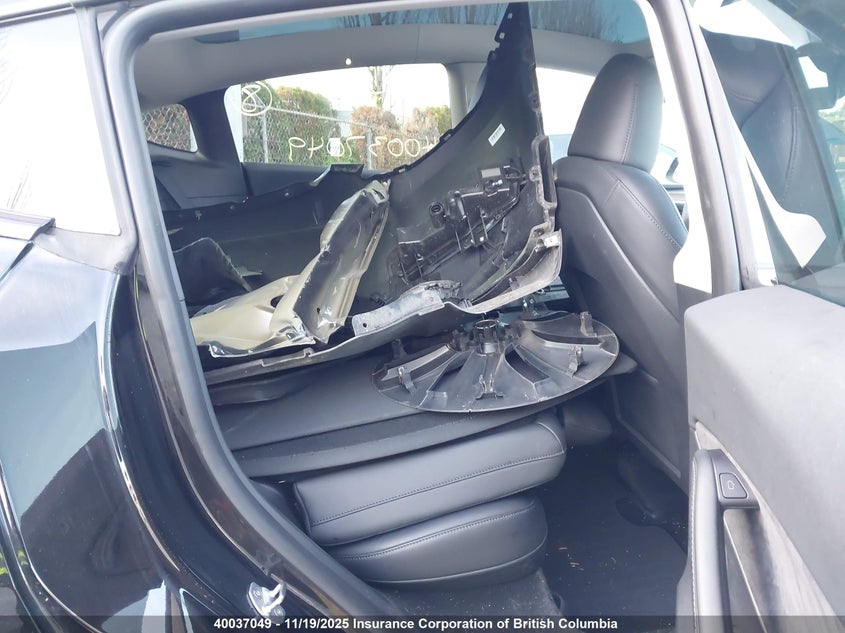 LRWYGDEE9RC661724 2024 TESLA MODEL Y photo no. 8