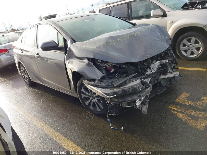 JTDKAMFP5N3202999 2022 Toyota Prius Prime Le/Xle/Limited auction photo 1