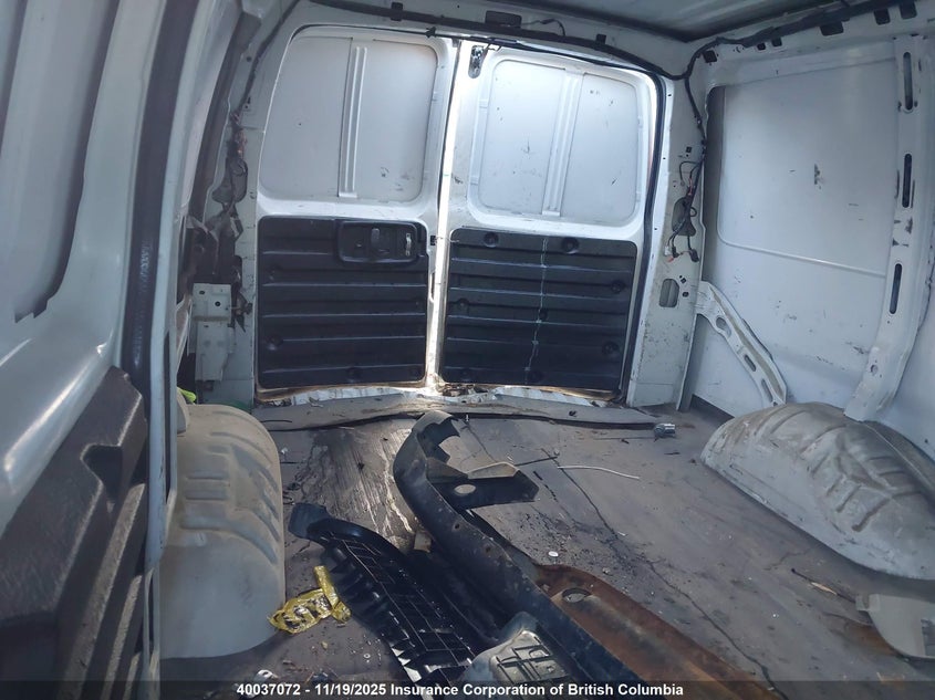 1GTZ7GFG4J1333233 2018 GMC SAVANA photo no. 5