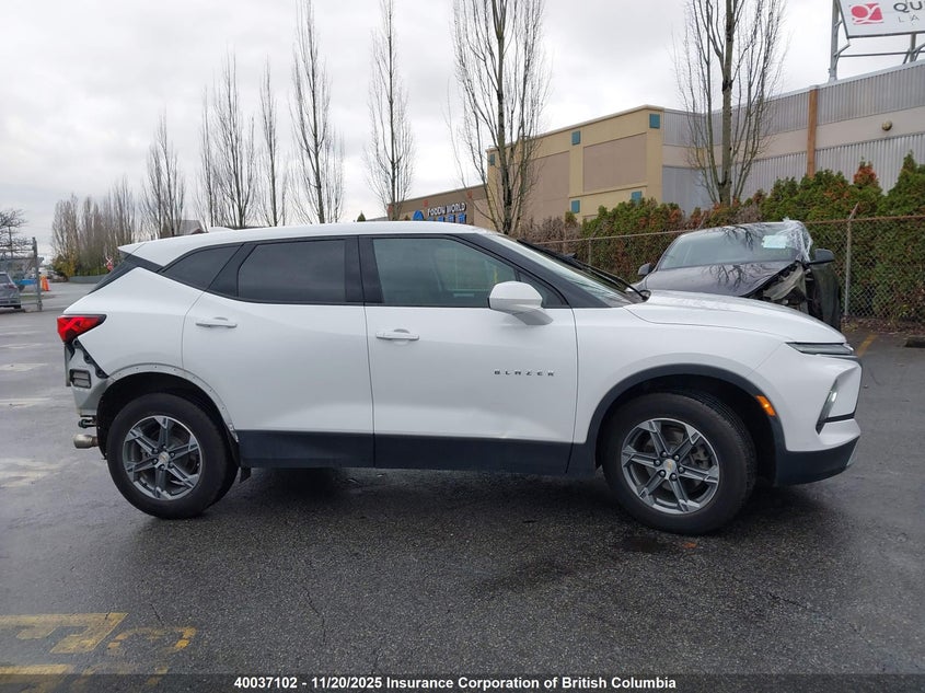 3GNKBHR4XPS212924 2023 CHEVROLET BLAZER photo no. 14