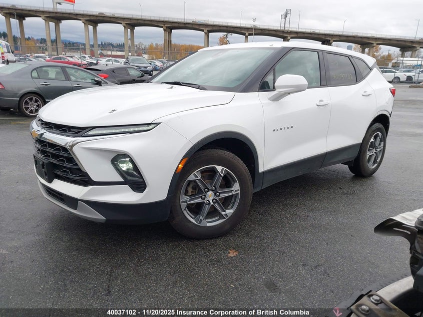 3GNKBHR4XPS212924 2023 CHEVROLET BLAZER photo no. 2