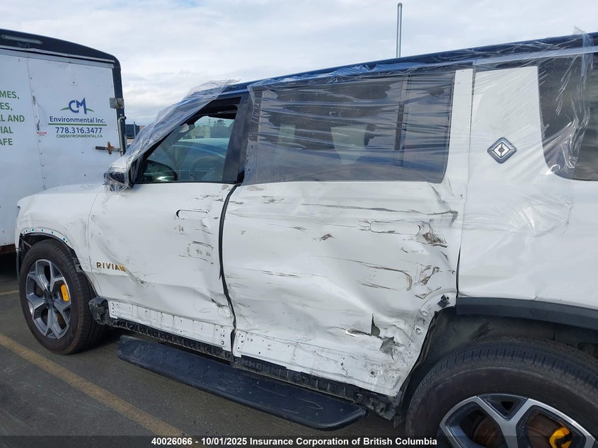 7PDSGABA6PN011753 2023 RIVIAN R1S photo no. 14