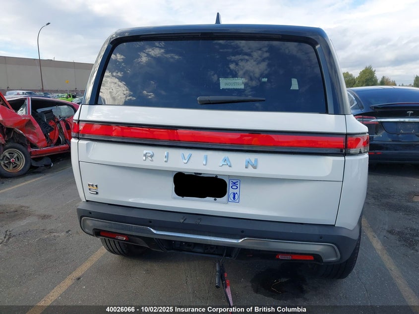 7PDSGABA6PN011753 2023 RIVIAN R1S photo no. 16