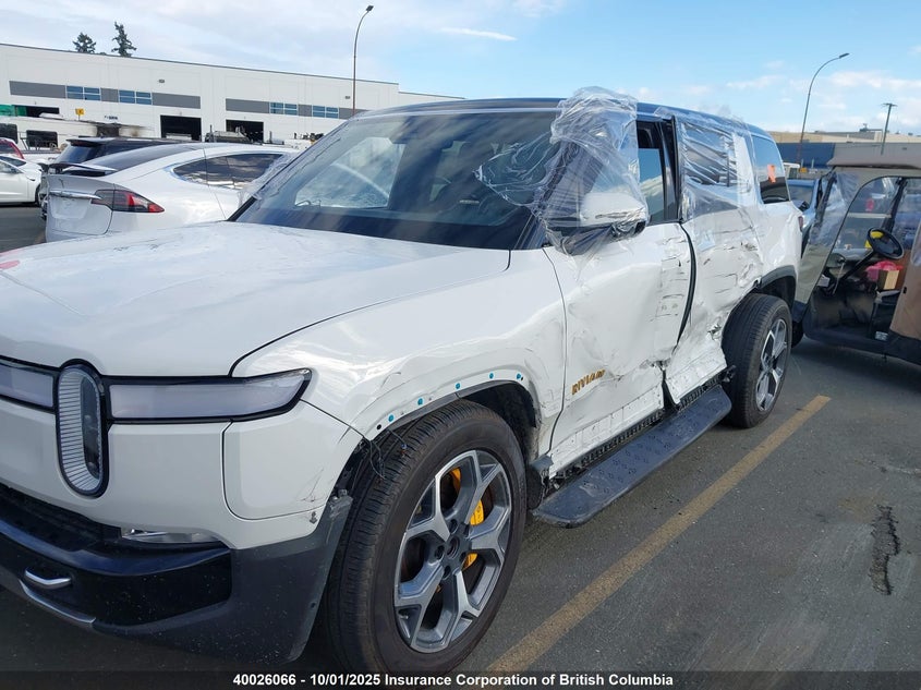 7PDSGABA6PN011753 2023 RIVIAN R1S photo no. 2