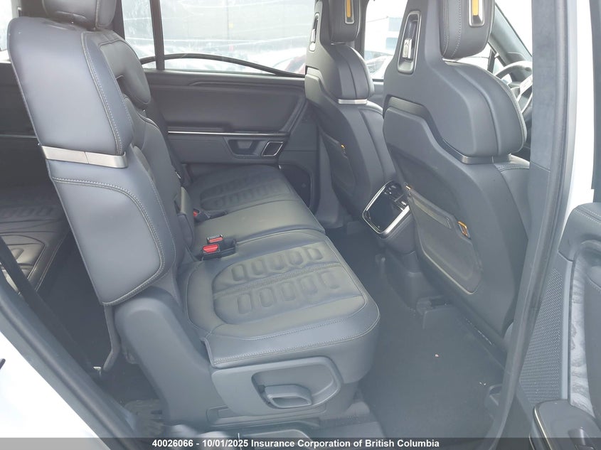 7PDSGABA6PN011753 2023 RIVIAN R1S photo no. 8