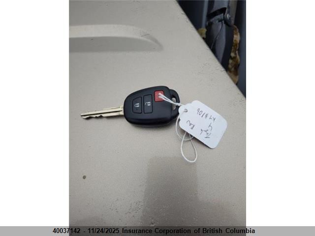 2017 Toyota Rav4 VIN: 2T3ZFREV2HW352261 Lot: 40037142