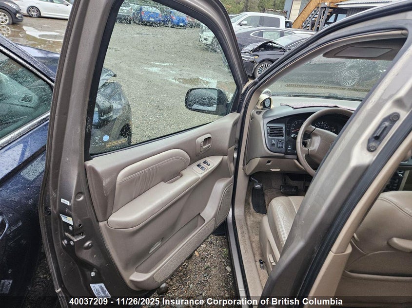 1998 Toyota Sienna Le/Xle VIN: 4T3ZF13CXWU057828 Lot: 40037209