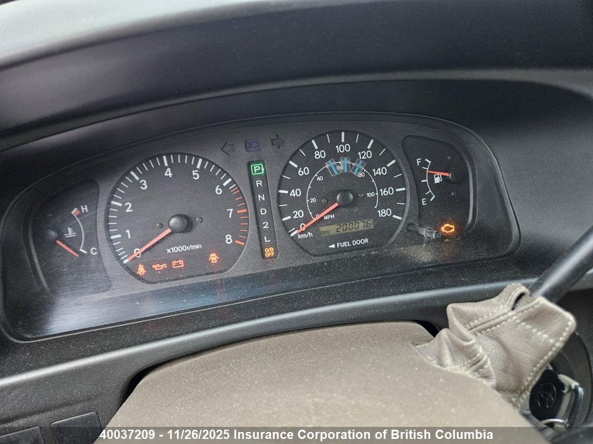 1998 Toyota Sienna Le/Xle VIN: 4T3ZF13CXWU057828 Lot: 40037209