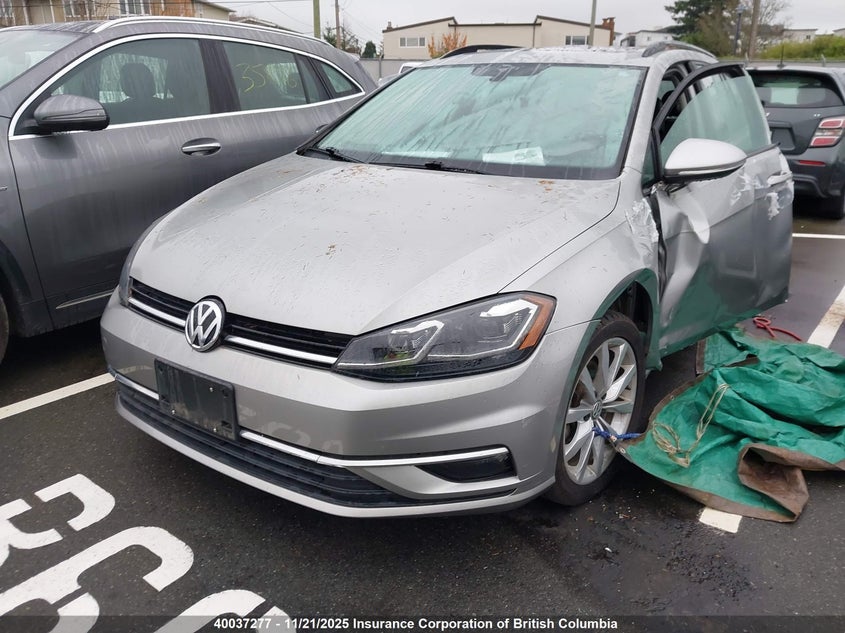3VW117AU0JM760887 2018 VOLKSWAGEN GOLF photo no. 2