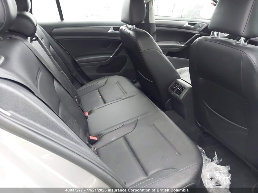 3VW117AU0JM760887 2018 VOLKSWAGEN GOLF photo no. 8