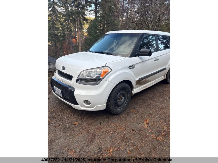 KNDJT2A28B7325786 2011 KIA SOUL photo no. 2