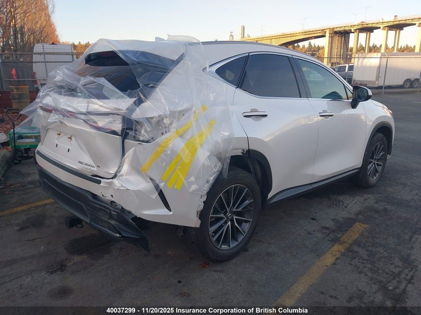 2T2AKCEZ9NC007111 2022 LEXUS NX photo no. 4