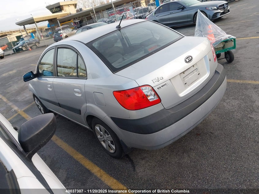 KNADE123186349741 2008 KIA RIO photo no. 3