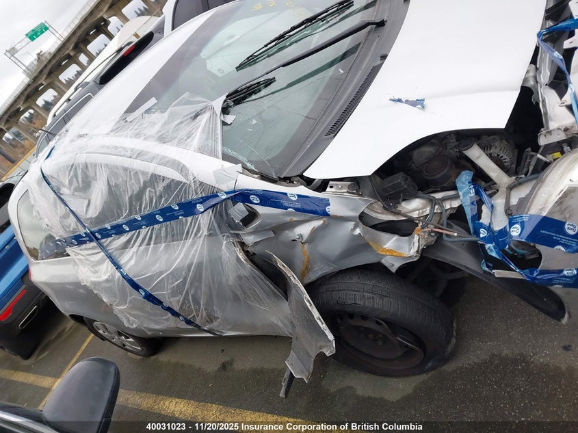 JTDJT923575105640 2007 TOYOTA YARIS photo no. 13