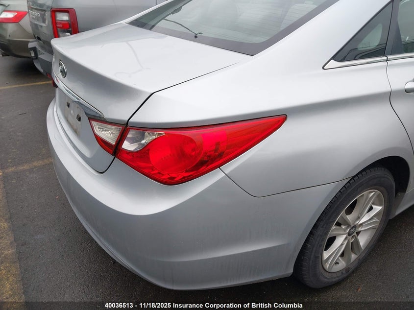 5NPEB4AC7CH340737 2012 HYUNDAI SONATA photo no. 4