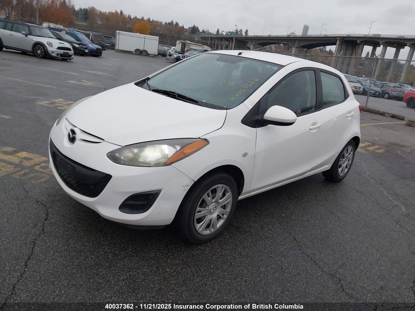 JM1DE1HY3B0105606 2011 MAZDA 2 photo no. 2