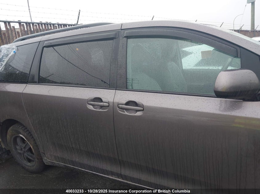 2011 Toyota Sienna Le VIN: 5TDKK3DC8BS059256 Lot: 40033233