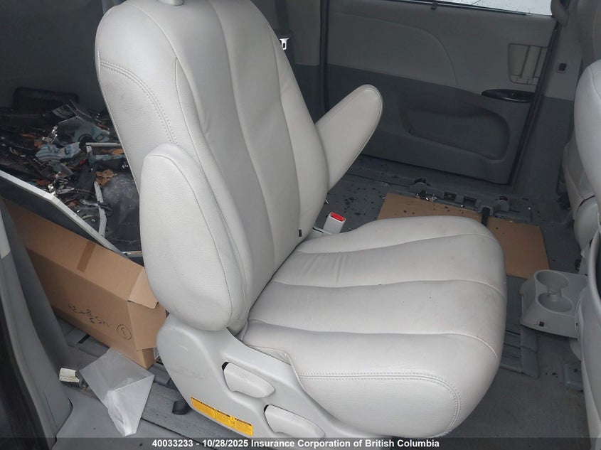 2011 Toyota Sienna Le VIN: 5TDKK3DC8BS059256 Lot: 40033233