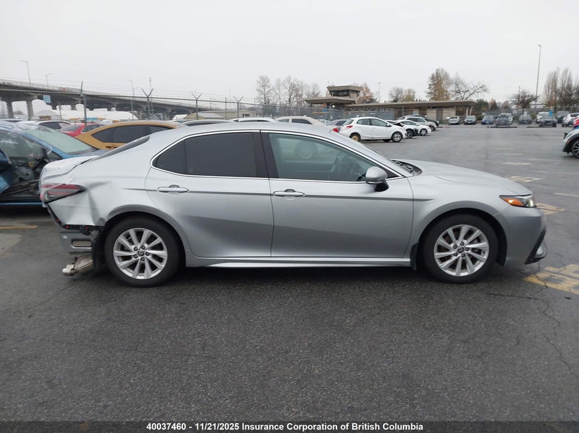 4T1G11AKXNU663704 2022 TOYOTA CAMRY photo no. 14
