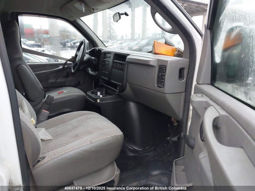 1GCFG25T841244886 2004 CHEVROLET EXPRESS photo no. 5