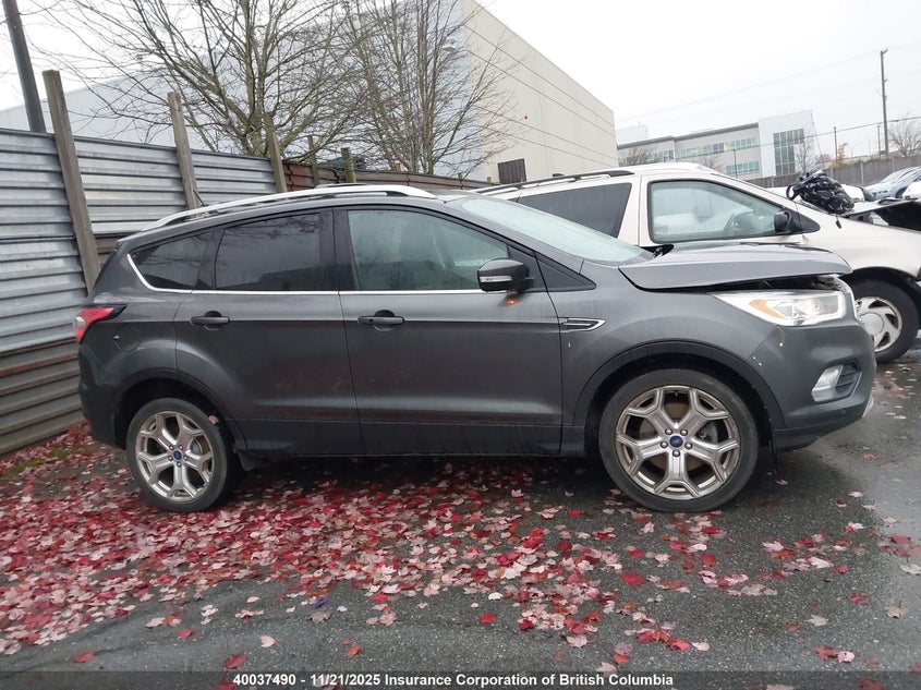 1FMCU9J90JUA13971 2018 FORD ESCAPE photo no. 13