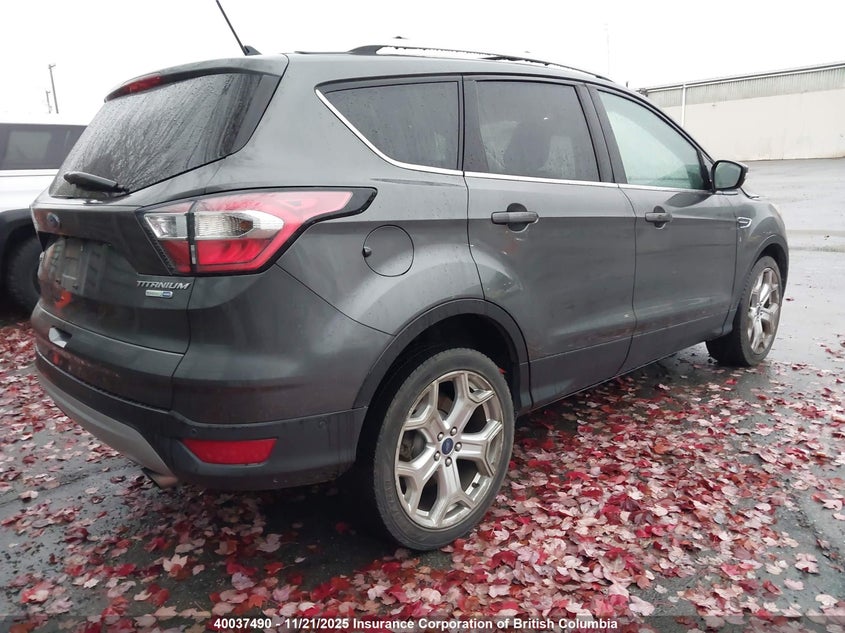 1FMCU9J90JUA13971 2018 FORD ESCAPE photo no. 4