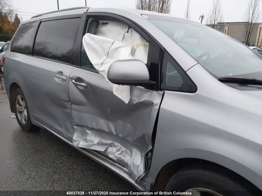 2015 Toyota Sienna Le VIN: 5TDKK3DC4FS609400 Lot: 40037039