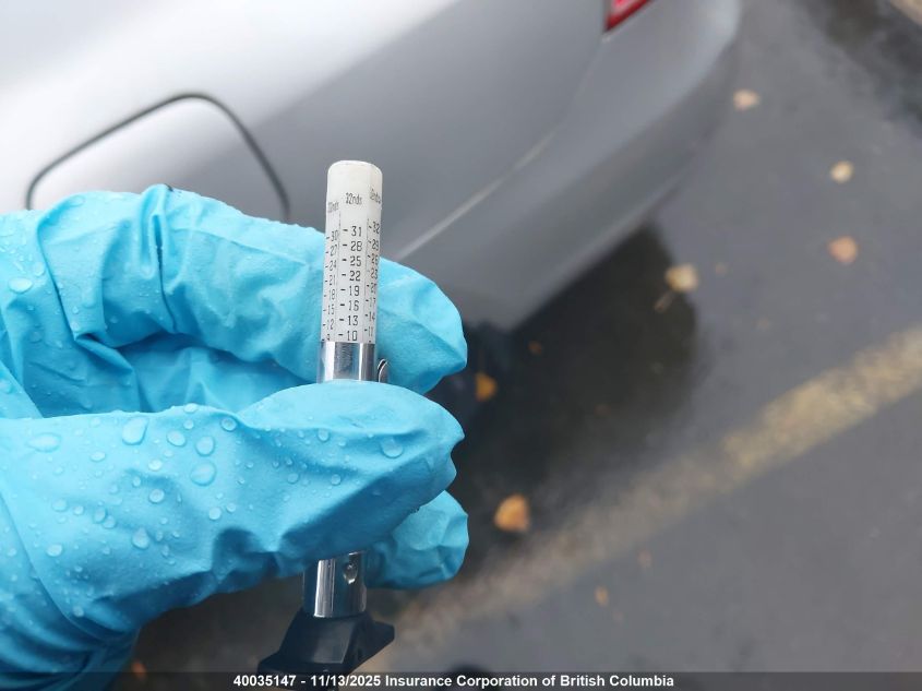 2007 Toyota Yaris VIN: JTDBT923771035652 Lot: 40035147