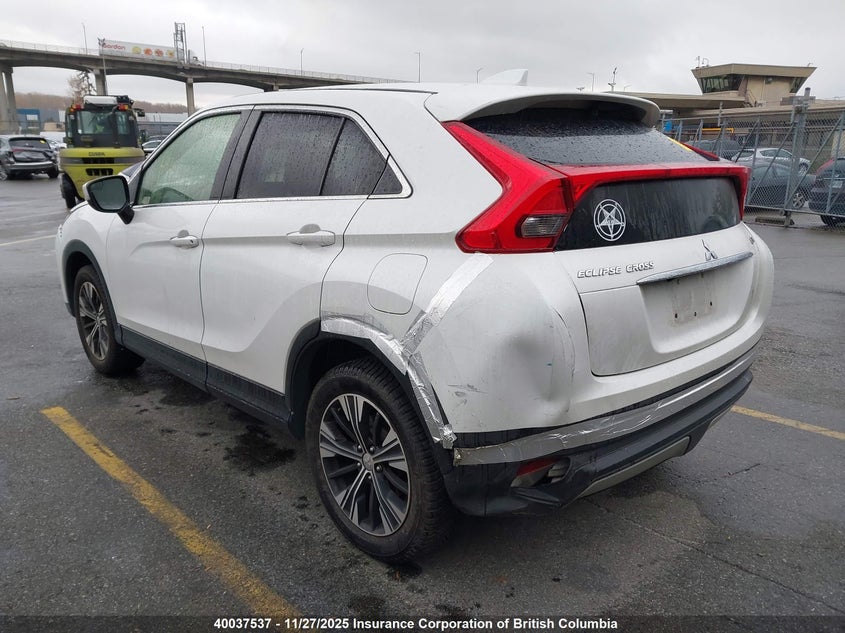 JA4AT3AA9LZ603222 2020 MITSUBISHI ECLIPSE CROSS photo no. 3