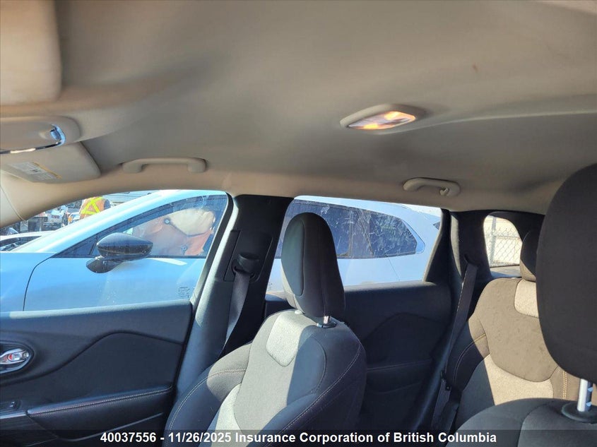 2016 Jeep Cherokee Sport VIN: 1C4PJMAB5GW353327 Lot: 40037556