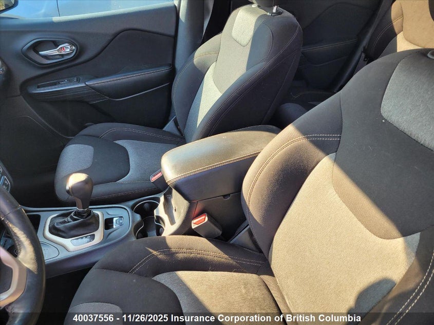 2016 Jeep Cherokee Sport VIN: 1C4PJMAB5GW353327 Lot: 40037556