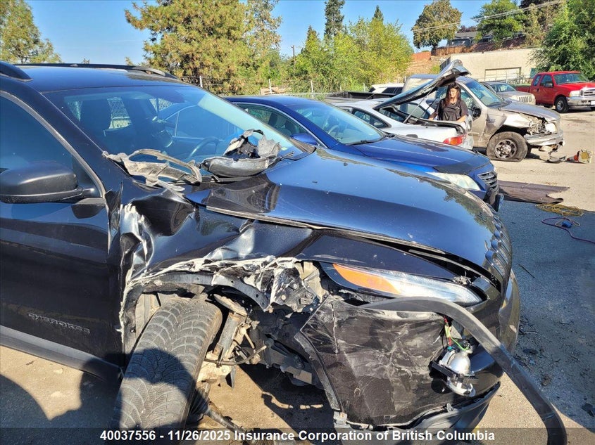 2016 Jeep Cherokee Sport VIN: 1C4PJMAB5GW353327 Lot: 40037556
