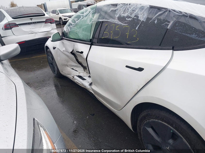 2022 Tesla Model 3 VIN: 5YJ3E1EA6NF176582 Lot: 40037573