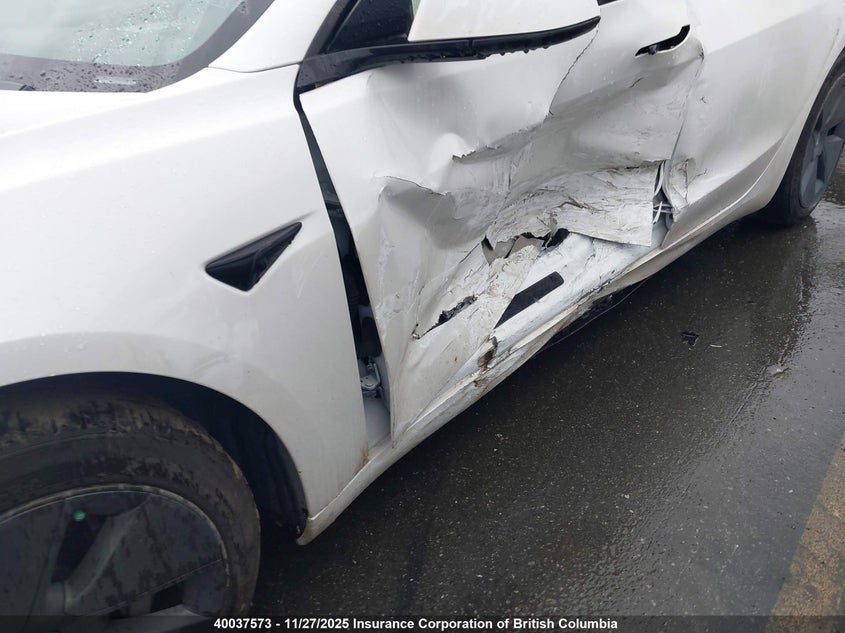 2022 Tesla Model 3 VIN: 5YJ3E1EA6NF176582 Lot: 40037573