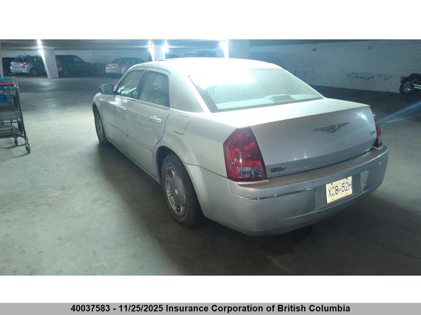 2C3AA53G85H538668 2005 CHRYSLER 300 photo no. 3