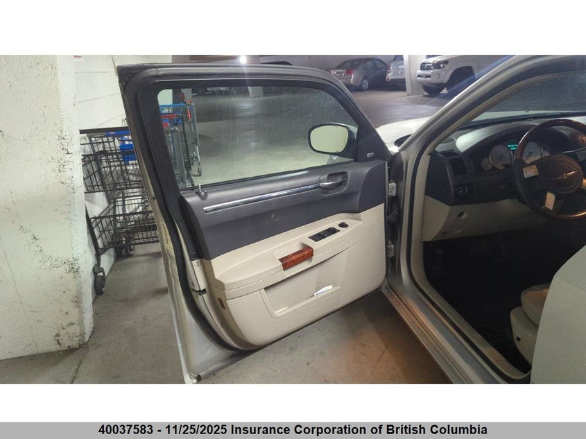 2005 Chrysler 300 VIN: 2C3AA53G85H538668 Lot: 40037583