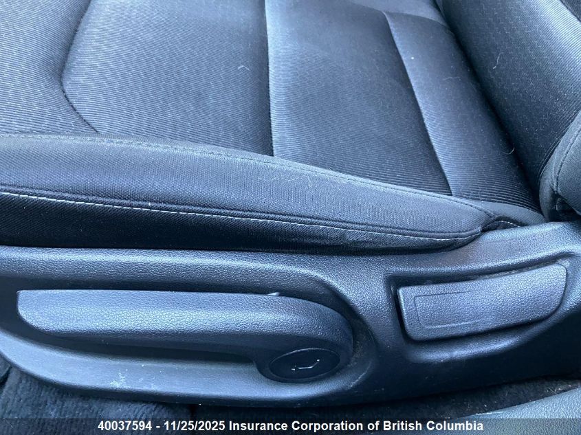 2017 Hyundai Elantra Se/Value/Limited VIN: KMHD84LF8HU100851 Lot: 40037594