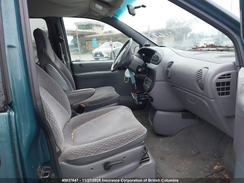 2B4GP25G5YR846358 2000 DODGE CARAVAN photo no. 5