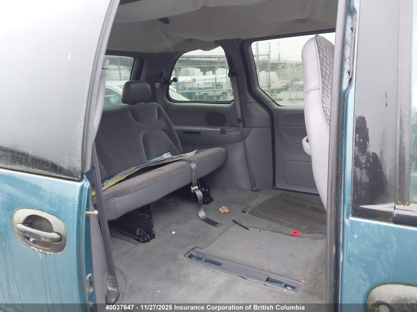 2000 Dodge Caravan VIN: 2B4GP25G5YR846358 Lot: 40037647