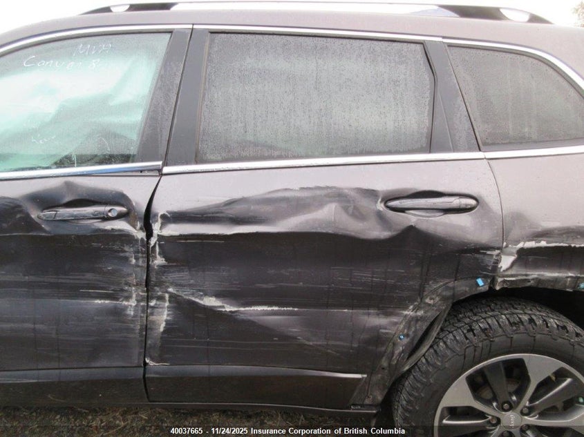 2019 Jeep Cherokee Overland VIN: 1C4PJMJX6KD442632 Lot: 40037665